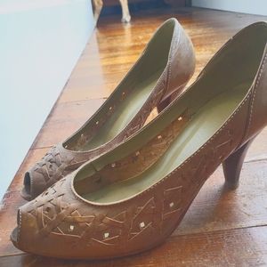 Vintage peep toe heels, size 6